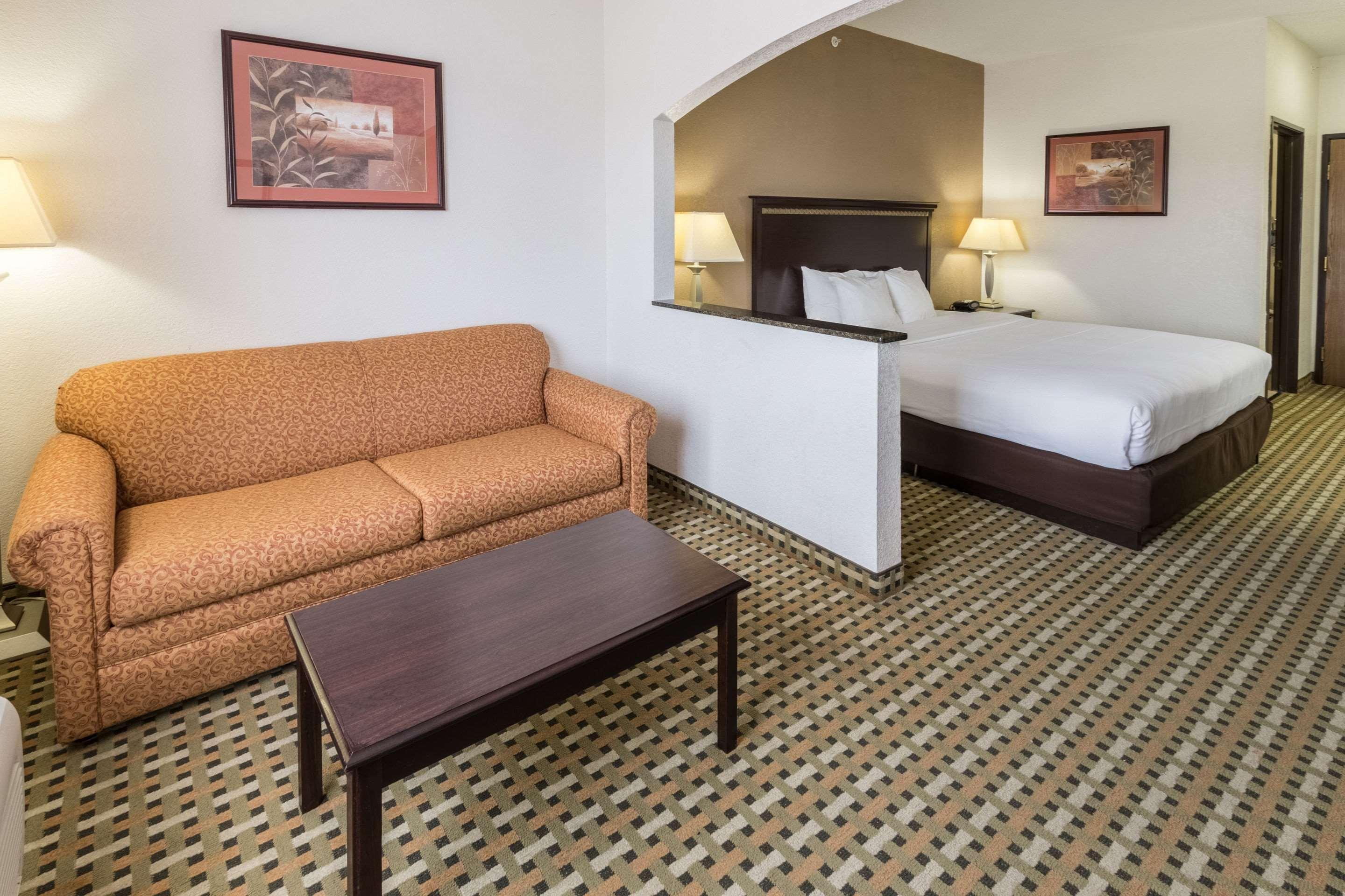 คอมฟอร์ต สวีท เบิร์ลสัน - ฟอร์ต เวิร์ท Hotel เบอร์ลิสัน ภายนอก รูปภาพ