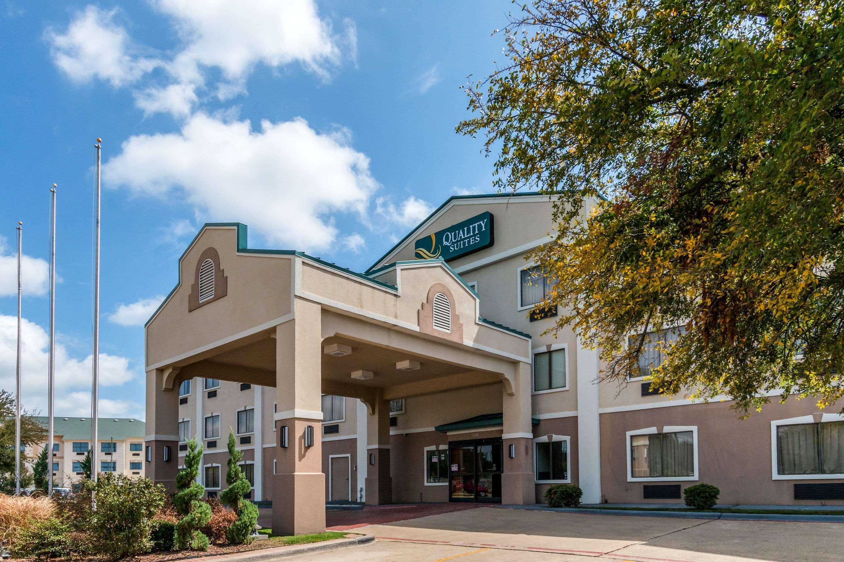 คอมฟอร์ต สวีท เบิร์ลสัน - ฟอร์ต เวิร์ท Hotel เบอร์ลิสัน ภายนอก รูปภาพ