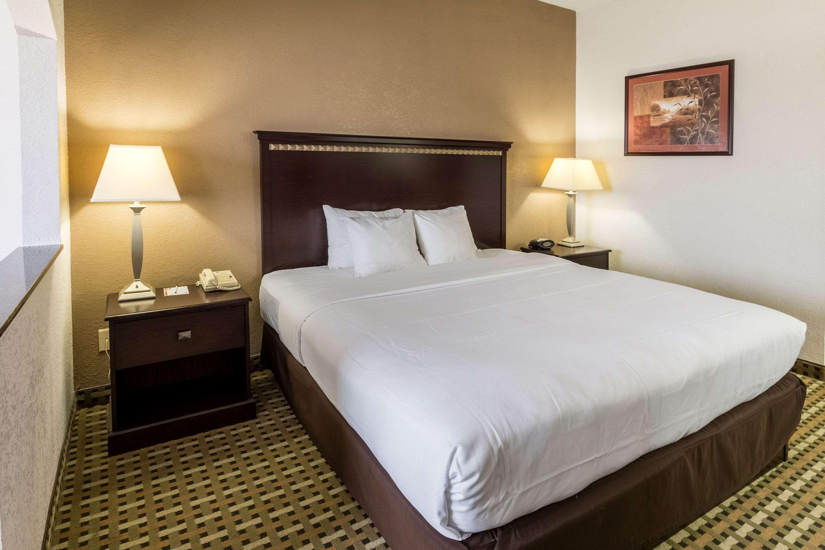 คอมฟอร์ต สวีท เบิร์ลสัน - ฟอร์ต เวิร์ท Hotel เบอร์ลิสัน ภายนอก รูปภาพ