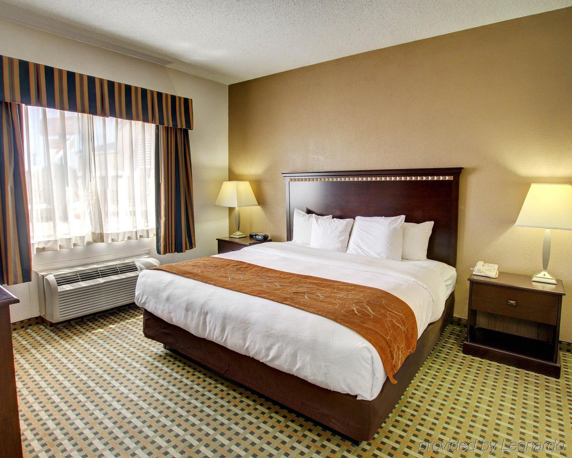 คอมฟอร์ต สวีท เบิร์ลสัน - ฟอร์ต เวิร์ท Hotel เบอร์ลิสัน ภายนอก รูปภาพ